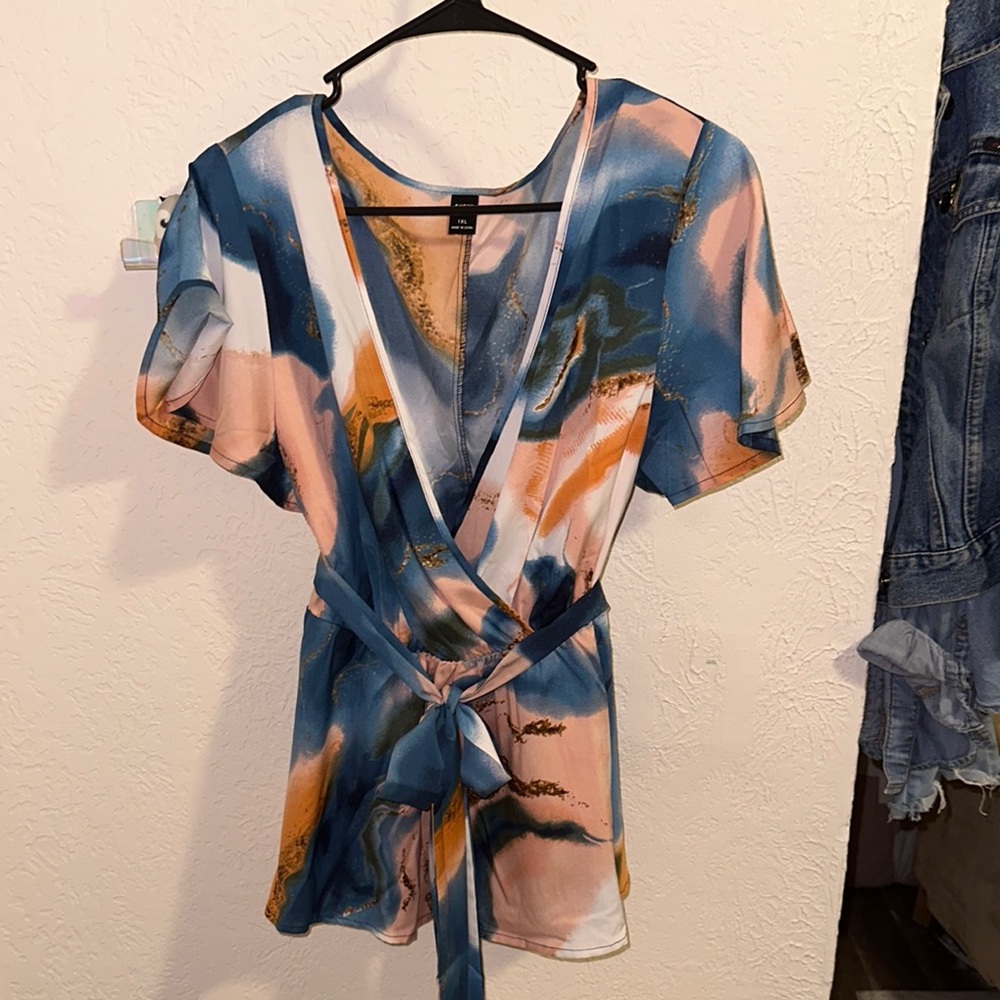 Shein essence plus marble print butterfly sleeve belted blouse